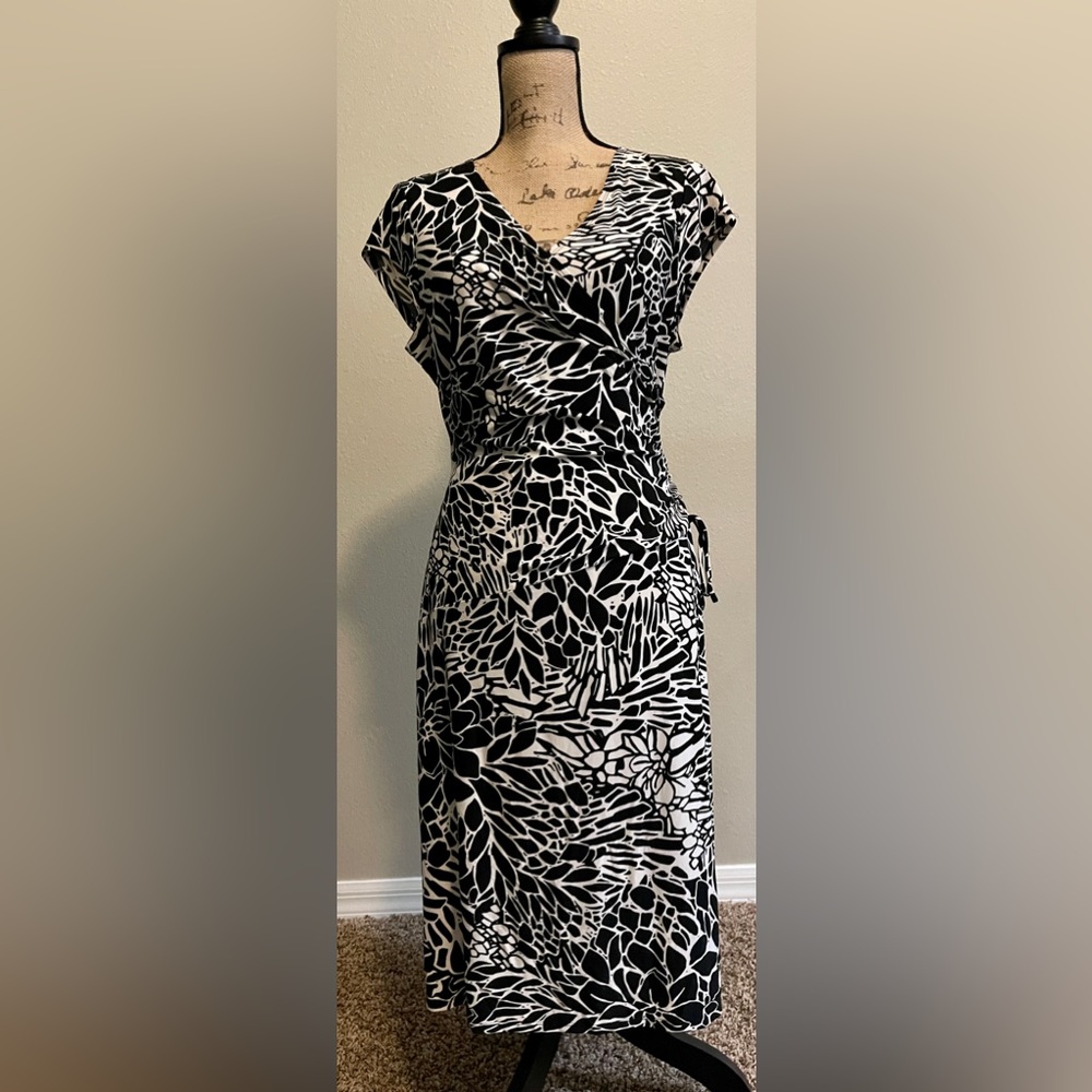 Evan Picone size 16, black and white dress